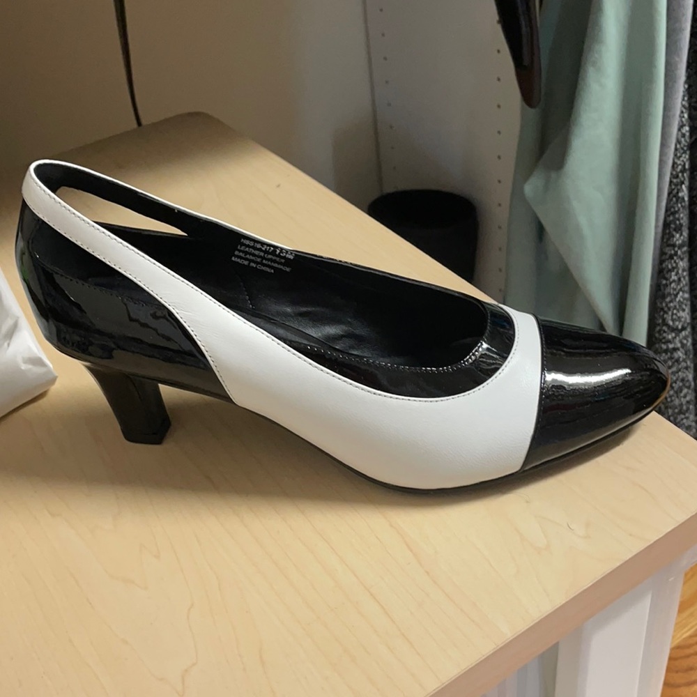 Never worn David Tate Grove pump black patent and white leather.
